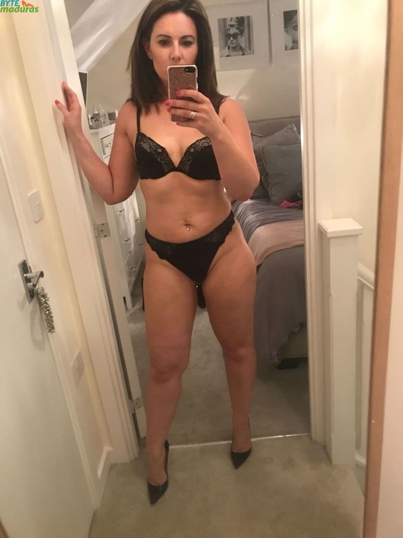 Mujeres maduras en ropa interior y desnudas galerias de fotos